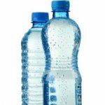 Пластиковая бутылка в поход