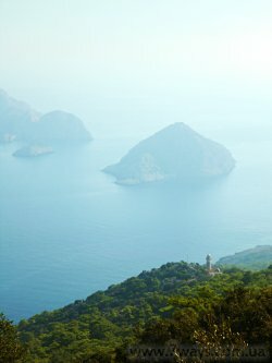 Вид на маяк Гелидония и острова